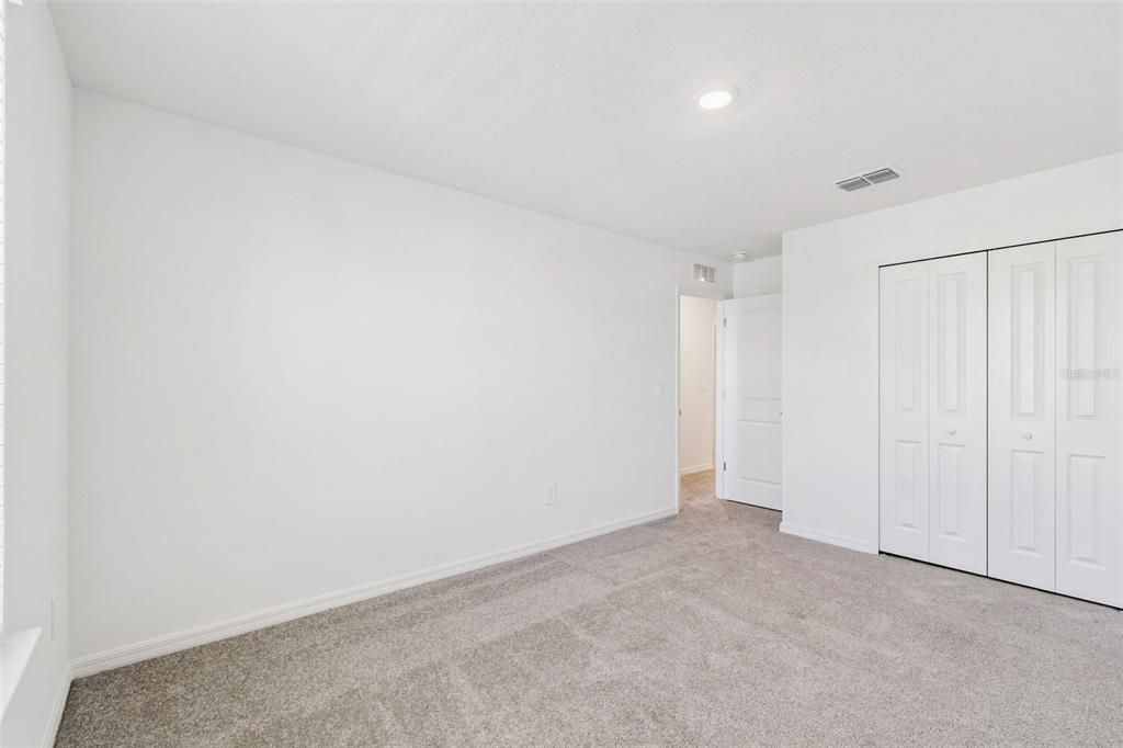 出租: $3,000 (6 贝兹, 3 浴室, 3092 平方英尺)