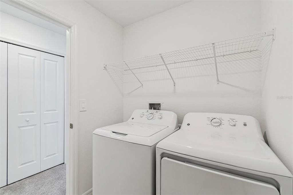 出租: $3,000 (6 贝兹, 3 浴室, 3092 平方英尺)