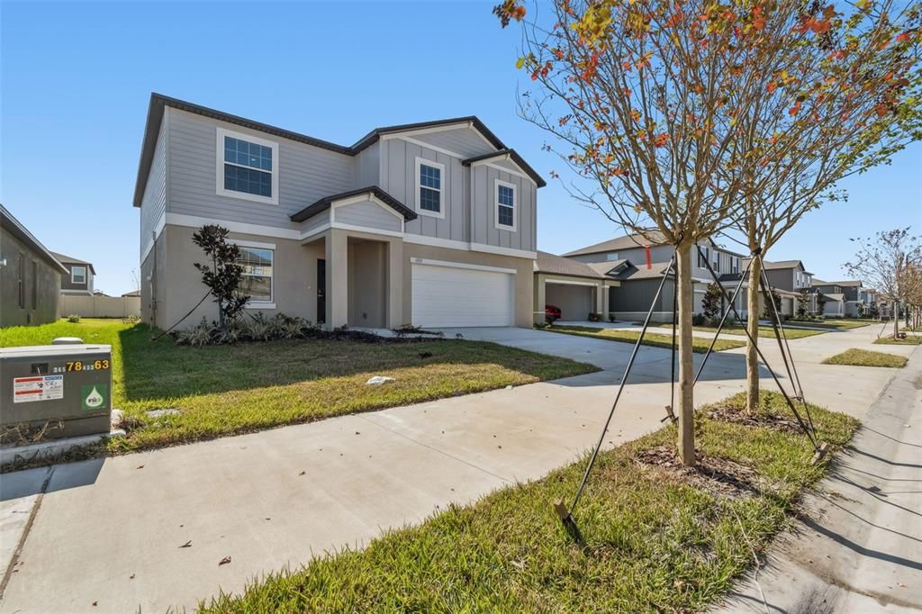 出租: $3,000 (6 贝兹, 3 浴室, 3092 平方英尺)