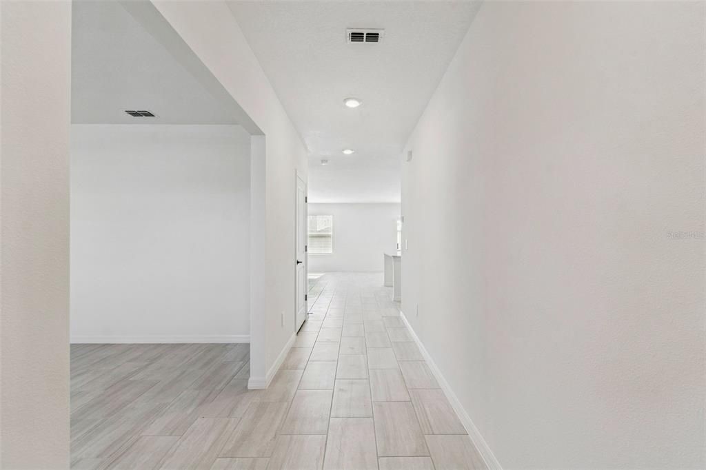 出租: $3,000 (6 贝兹, 3 浴室, 3092 平方英尺)