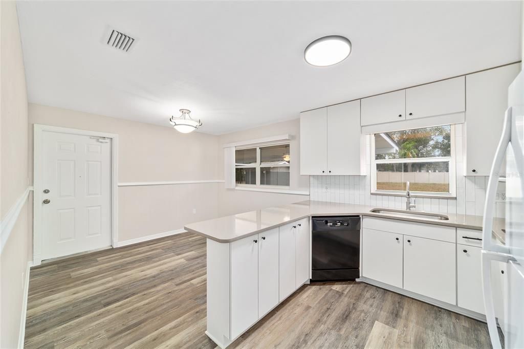 En Venta: $229,900 (3 camas, 2 baños, 1118 Pies cuadrados)