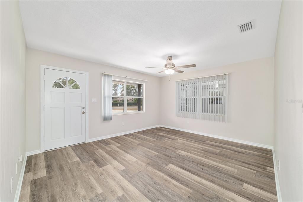 En Venta: $229,900 (3 camas, 2 baños, 1118 Pies cuadrados)