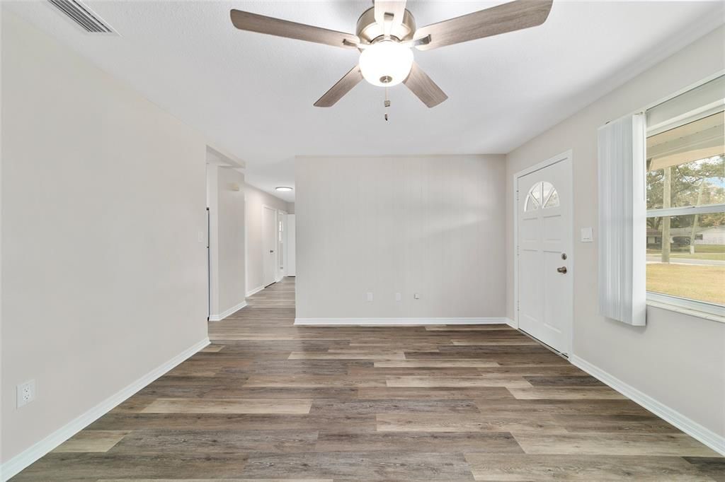 En Venta: $229,900 (3 camas, 2 baños, 1118 Pies cuadrados)