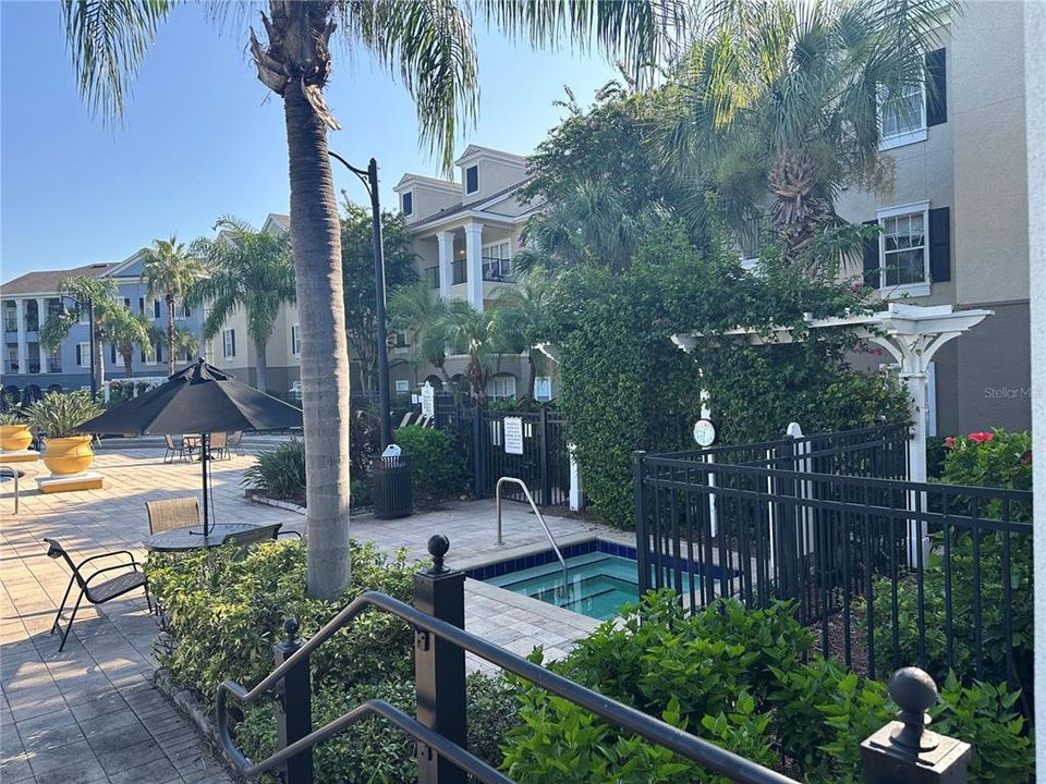 For Rent: $1,800 (2 beds, 2 baths, 1174 Square Feet)