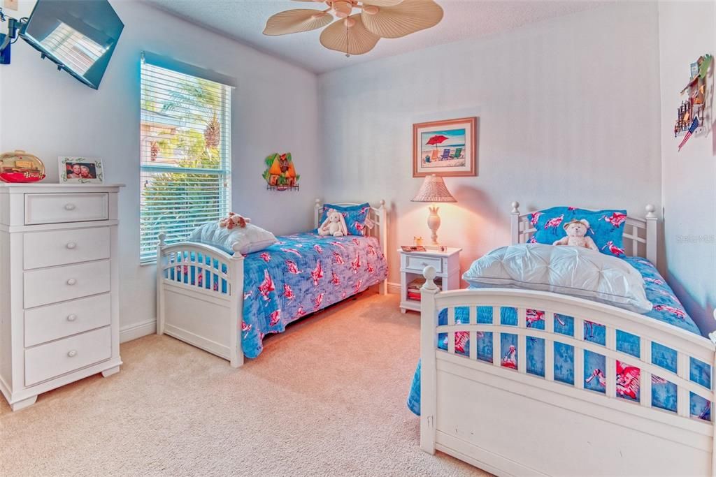 For Sale: $390,390 (2 beds, 2 baths, 2078 Square Feet)