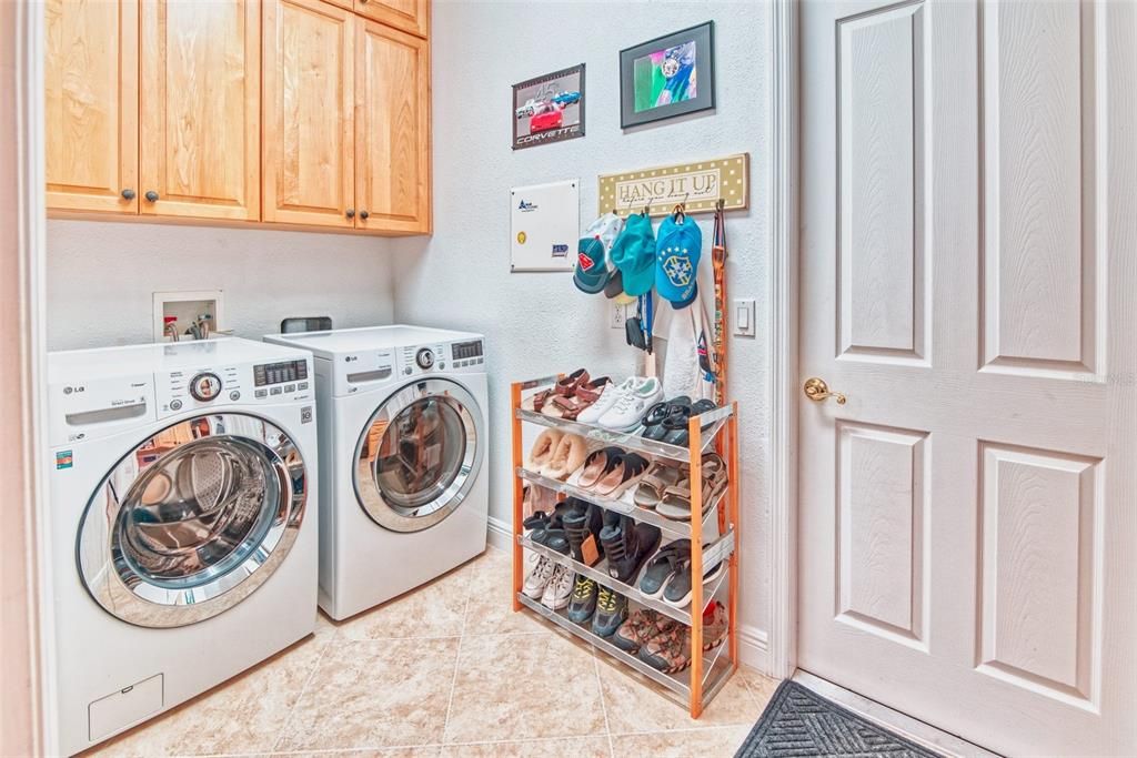 For Sale: $390,390 (2 beds, 2 baths, 2078 Square Feet)