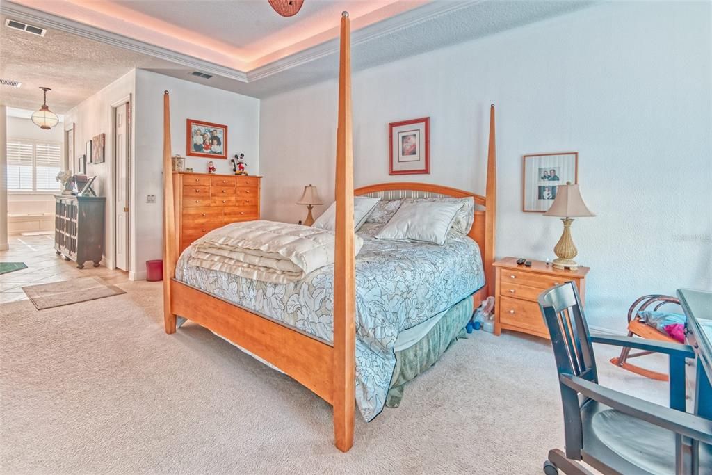 For Sale: $390,390 (2 beds, 2 baths, 2078 Square Feet)