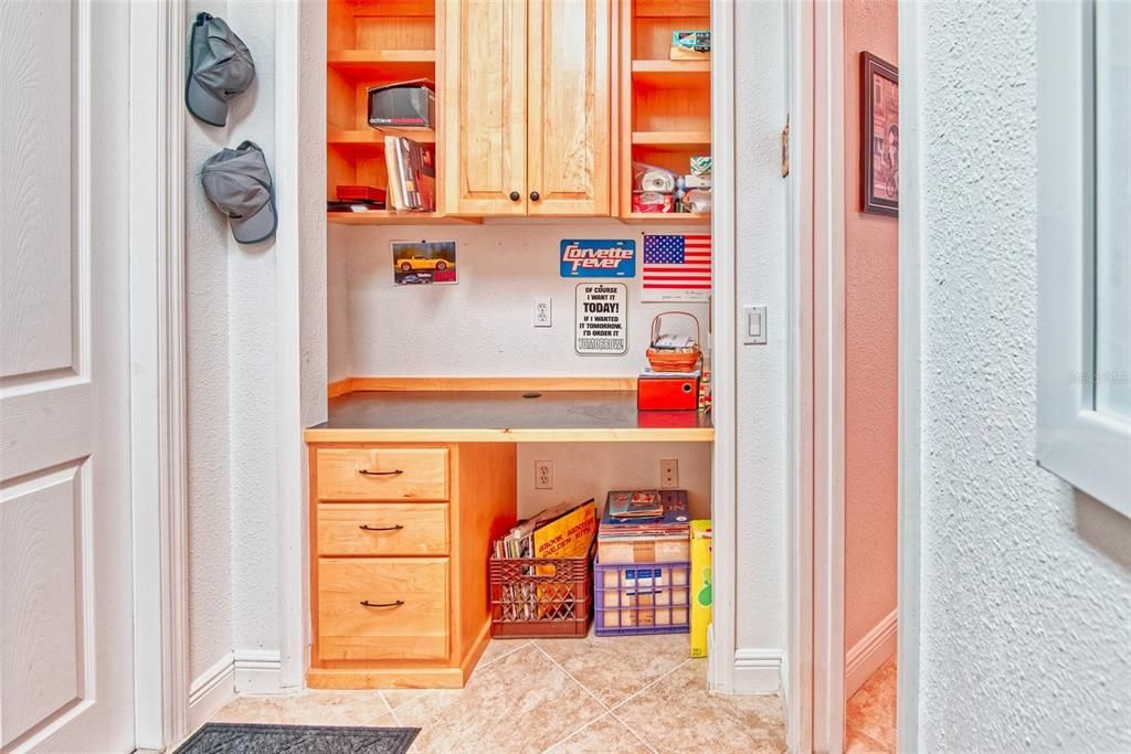 For Sale: $390,390 (2 beds, 2 baths, 2078 Square Feet)