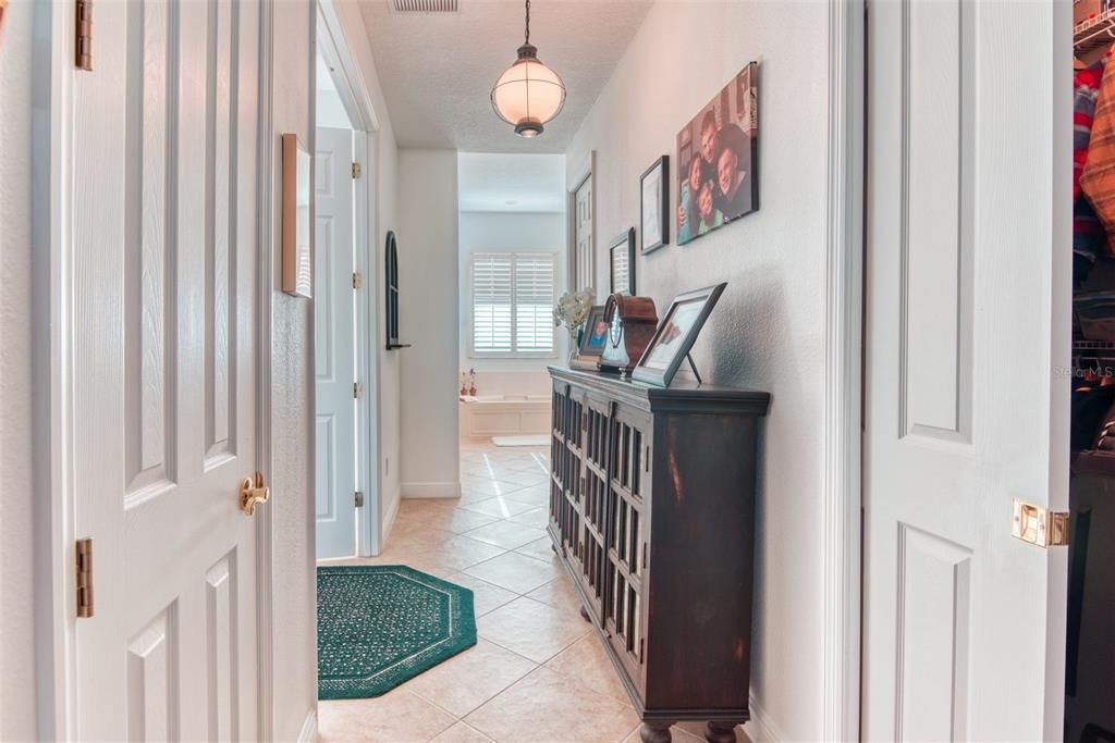 For Sale: $390,390 (2 beds, 2 baths, 2078 Square Feet)