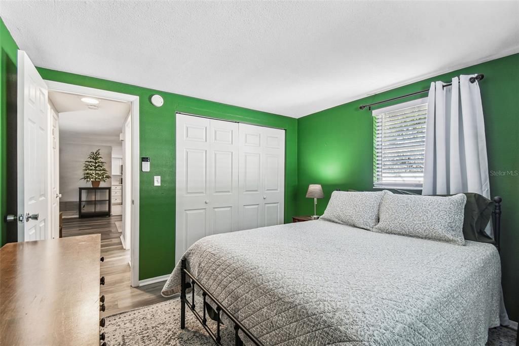 На продажу: $227,000 (2 спален, 1 ванн, 1040 Квадратных фут)