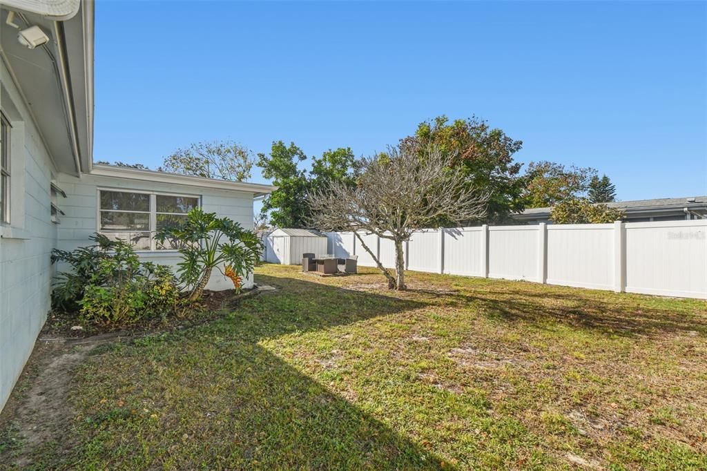 На продажу: $227,000 (2 спален, 1 ванн, 1040 Квадратных фут)