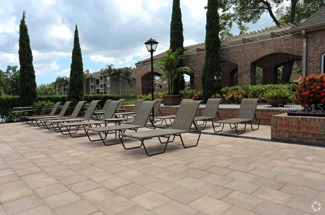 For Rent: $1,500 (1 beds, 1 baths, 642 Square Feet)