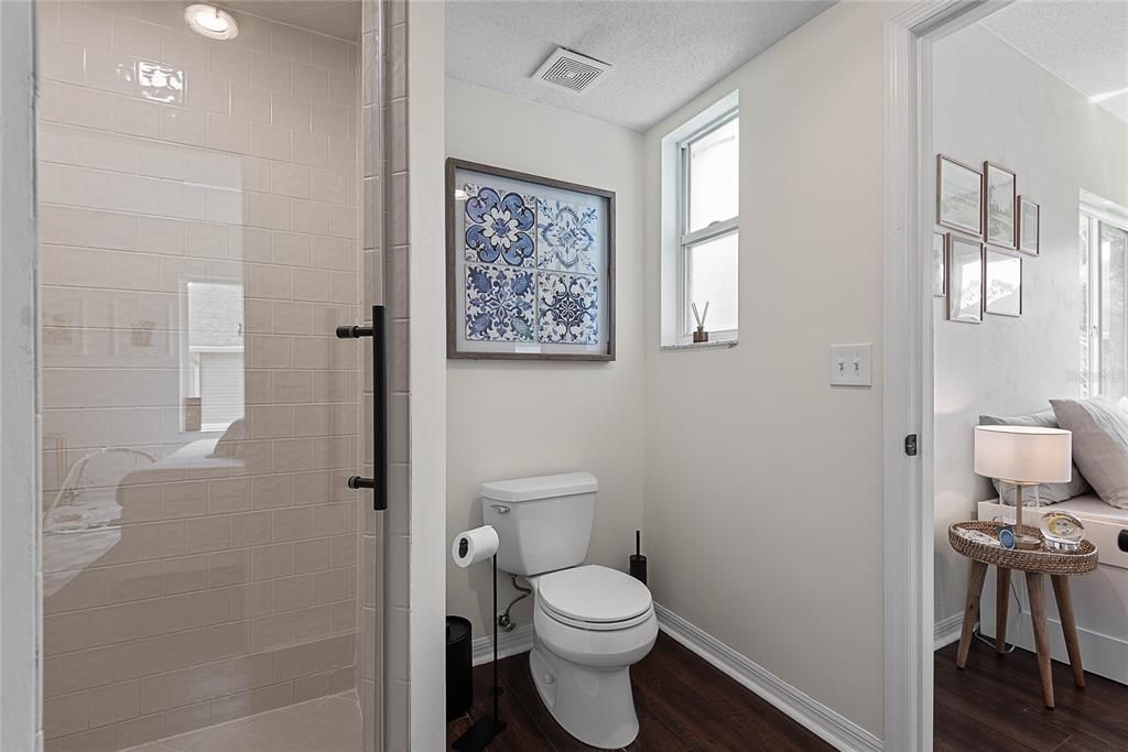 На продажу: $285,000 (2 спален, 2 ванн, 1300 Квадратных фут)