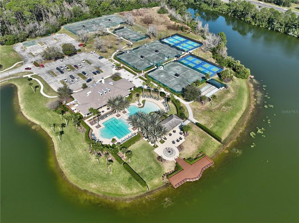 На продажу: $285,000 (2 спален, 2 ванн, 1300 Квадратных фут)