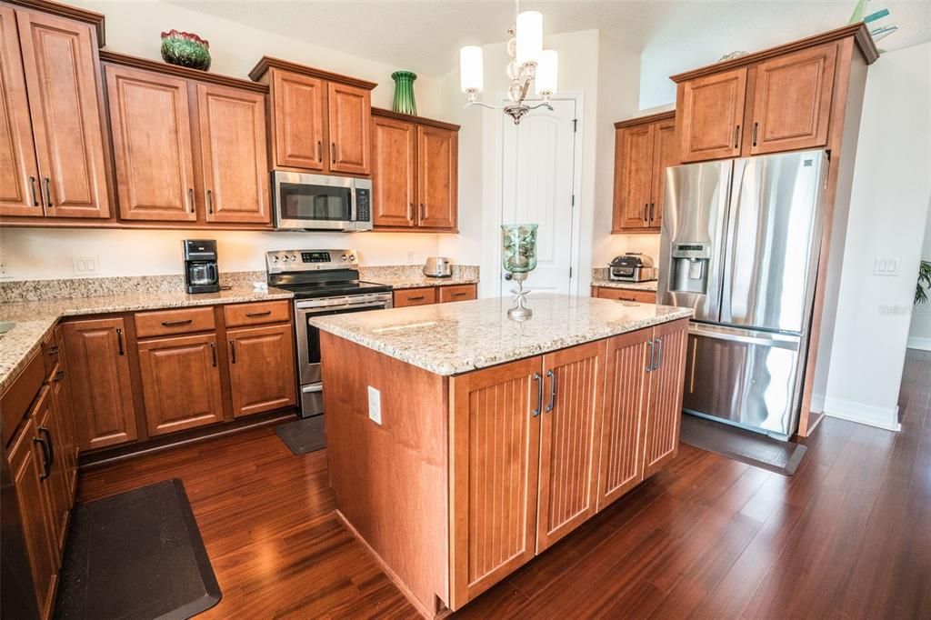 For Sale: $750,000 (3 beds, 3 baths, 2024 Square Feet)