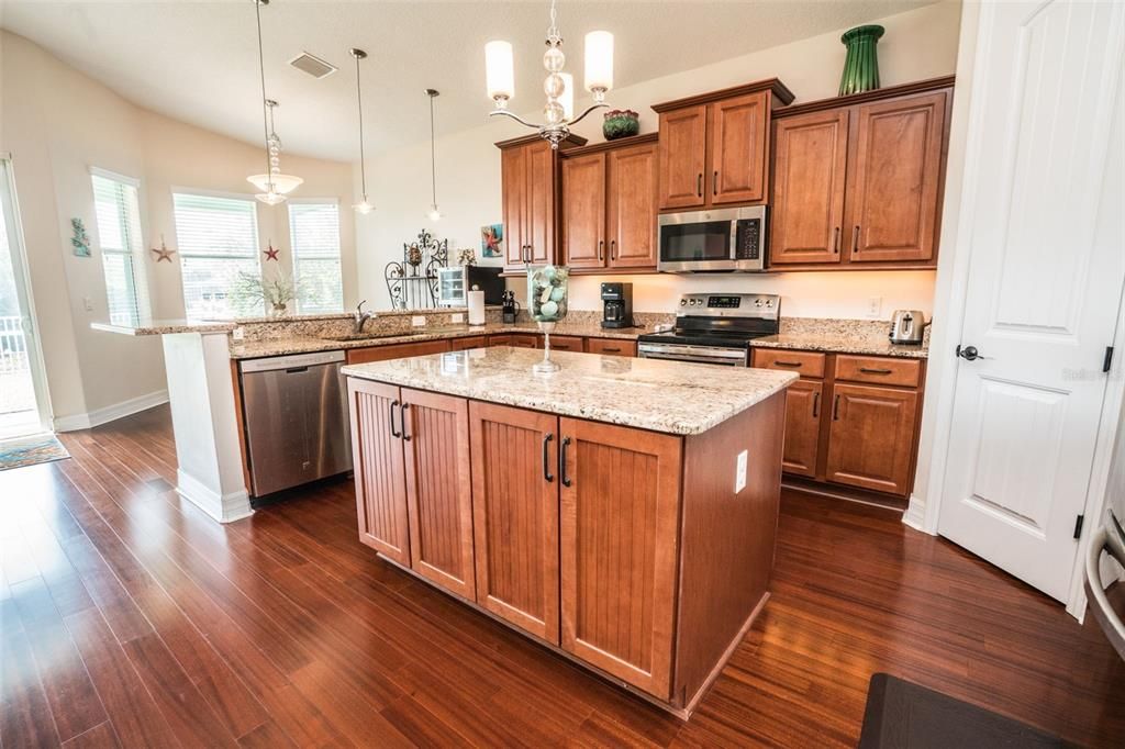 For Sale: $750,000 (3 beds, 3 baths, 2024 Square Feet)