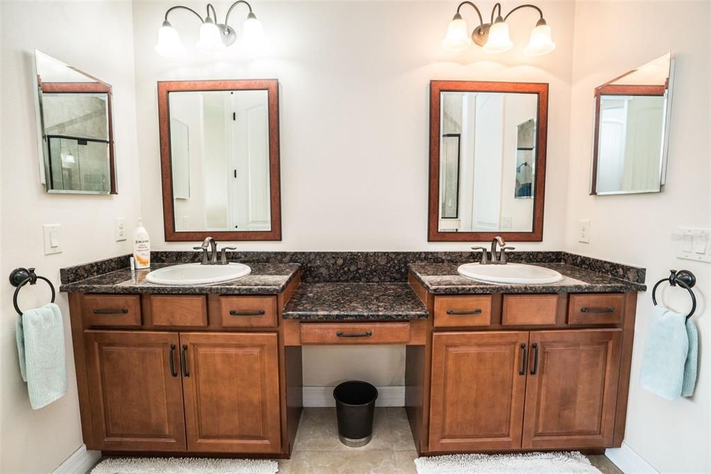 For Sale: $750,000 (3 beds, 3 baths, 2024 Square Feet)