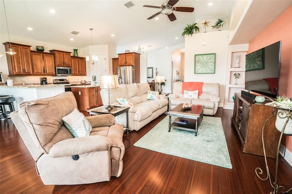 For Sale: $750,000 (3 beds, 3 baths, 2024 Square Feet)