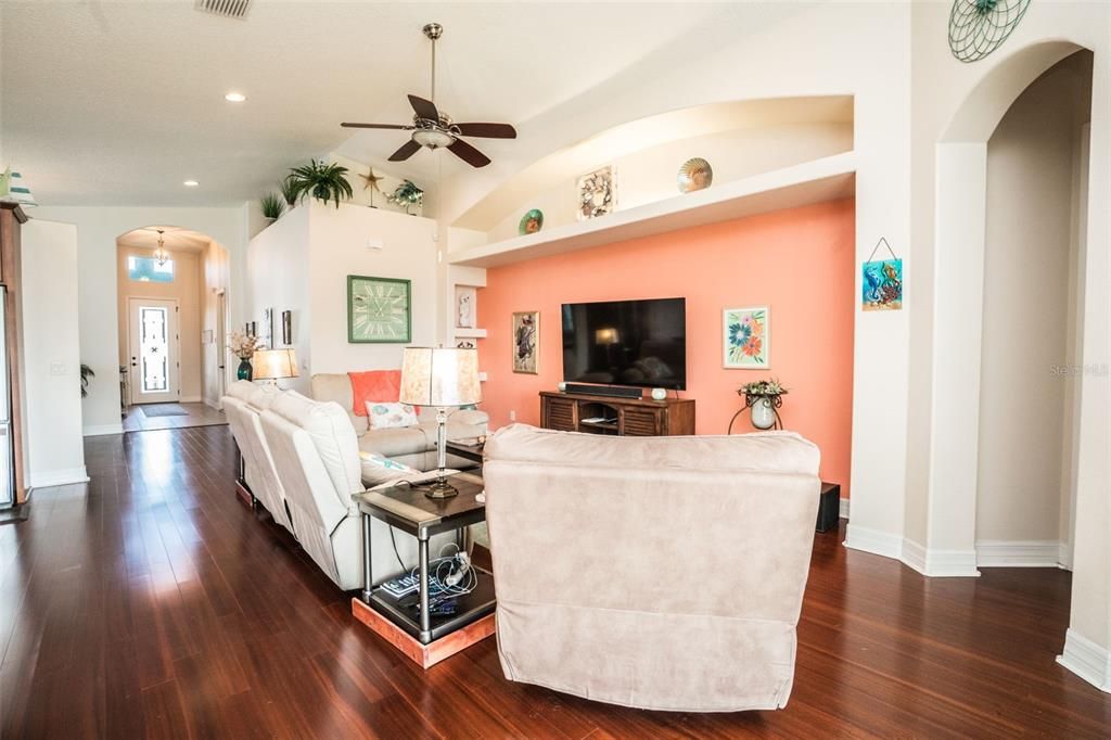 For Sale: $750,000 (3 beds, 3 baths, 2024 Square Feet)