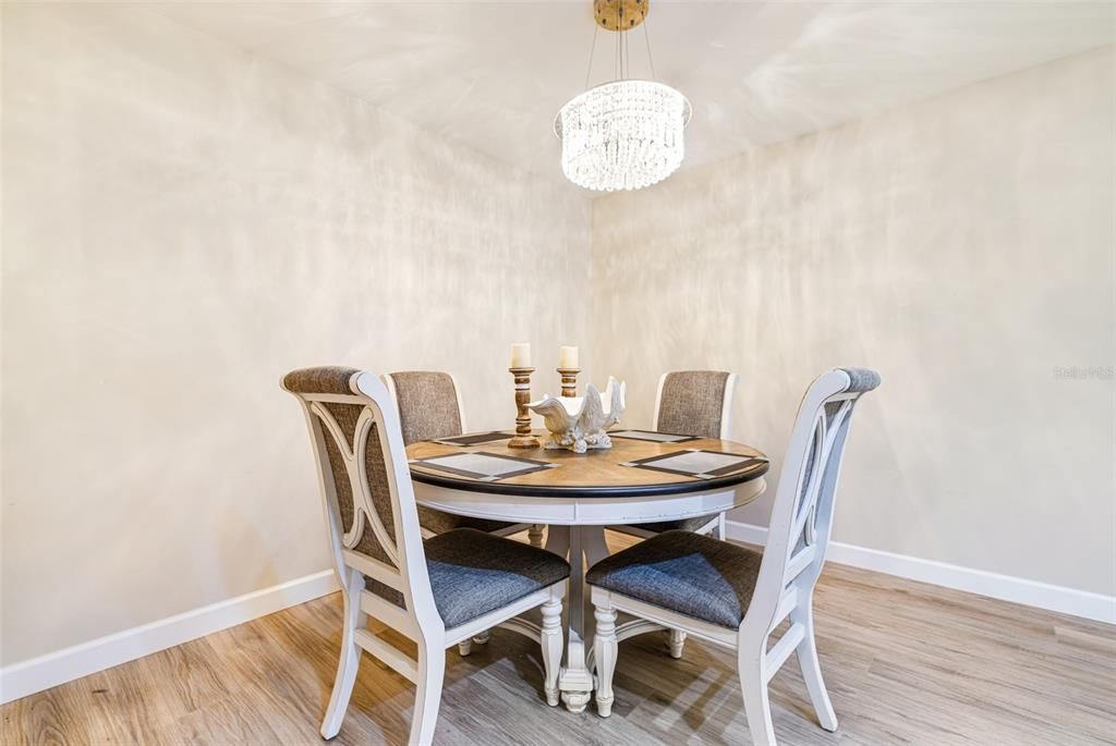 For Sale: $189,000 (2 beds, 2 baths, 1214 Square Feet)