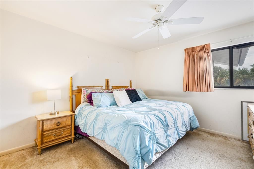 For Sale: $189,000 (2 beds, 2 baths, 1214 Square Feet)