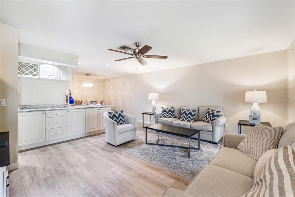 For Sale: $189,000 (2 beds, 2 baths, 1214 Square Feet)