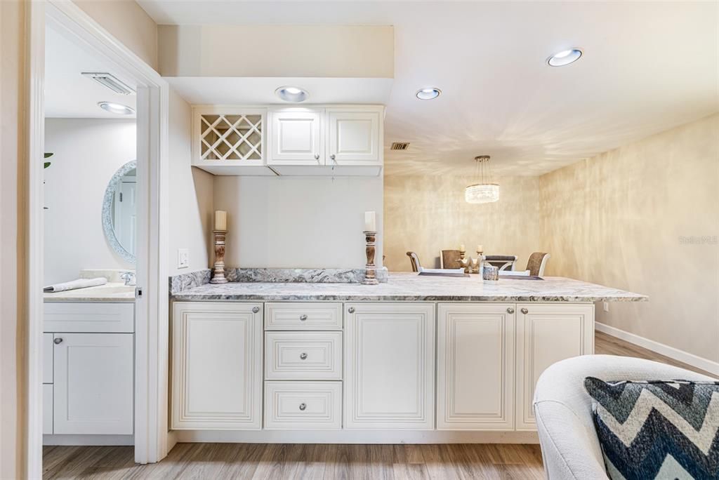 For Sale: $189,000 (2 beds, 2 baths, 1214 Square Feet)