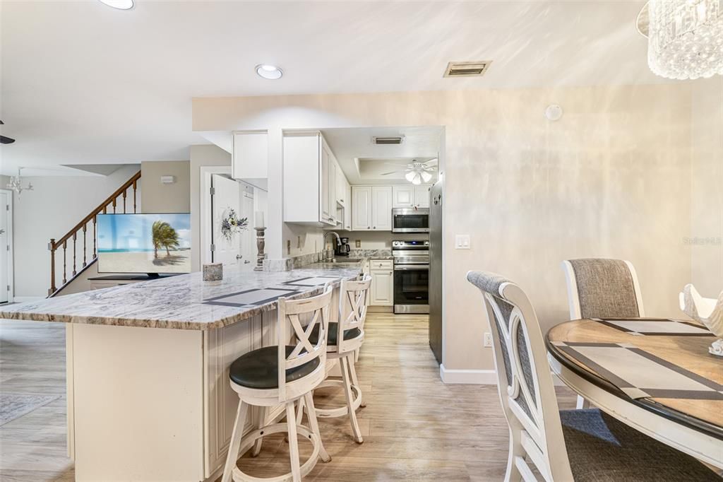 For Sale: $189,000 (2 beds, 2 baths, 1214 Square Feet)