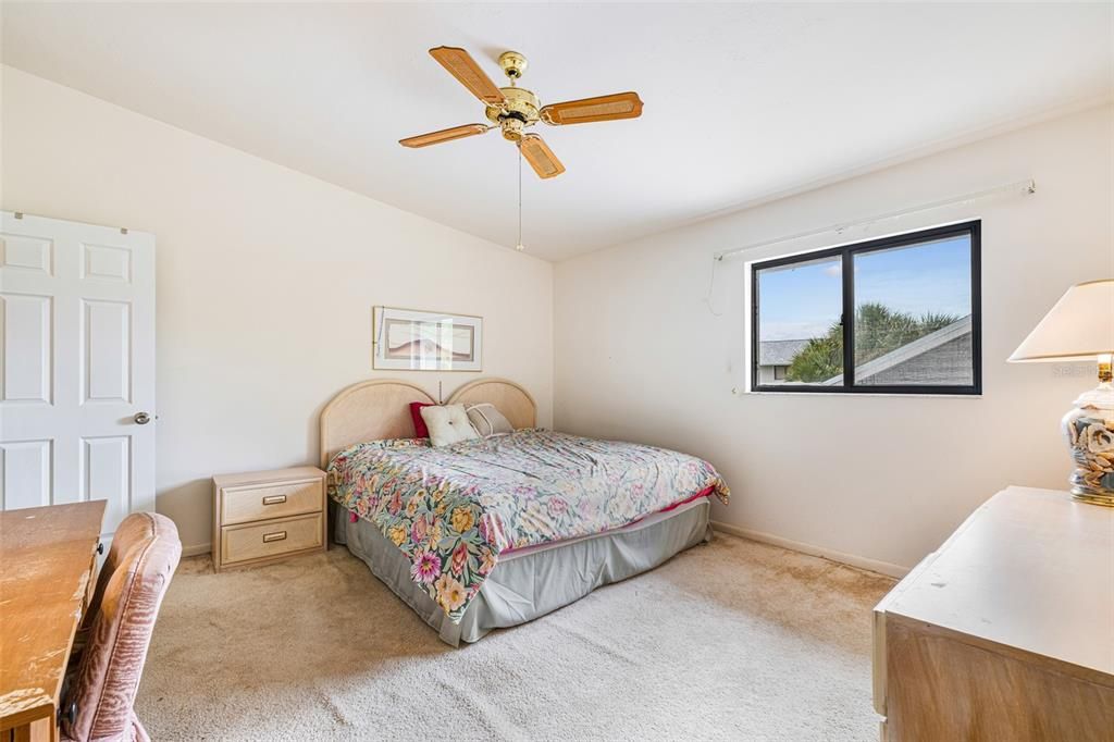 For Sale: $189,000 (2 beds, 2 baths, 1214 Square Feet)