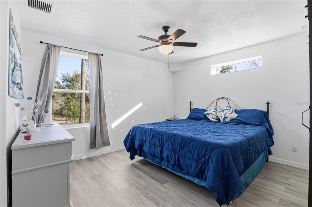 For Sale: $324,900 (2 beds, 2 baths, 1400 Square Feet)