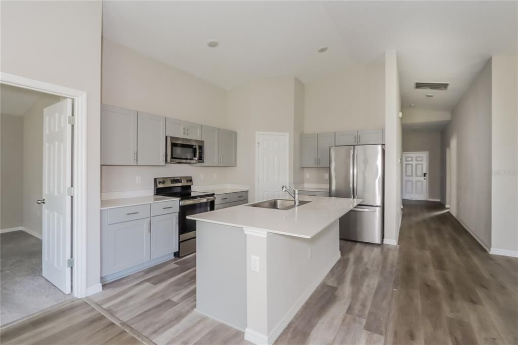 En Renta: $2,475 (4 camas, 2 baños, 1737 Pies cuadrados)