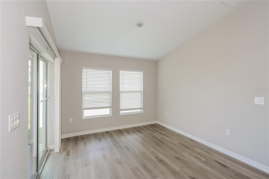 En Renta: $2,475 (4 camas, 2 baños, 1737 Pies cuadrados)