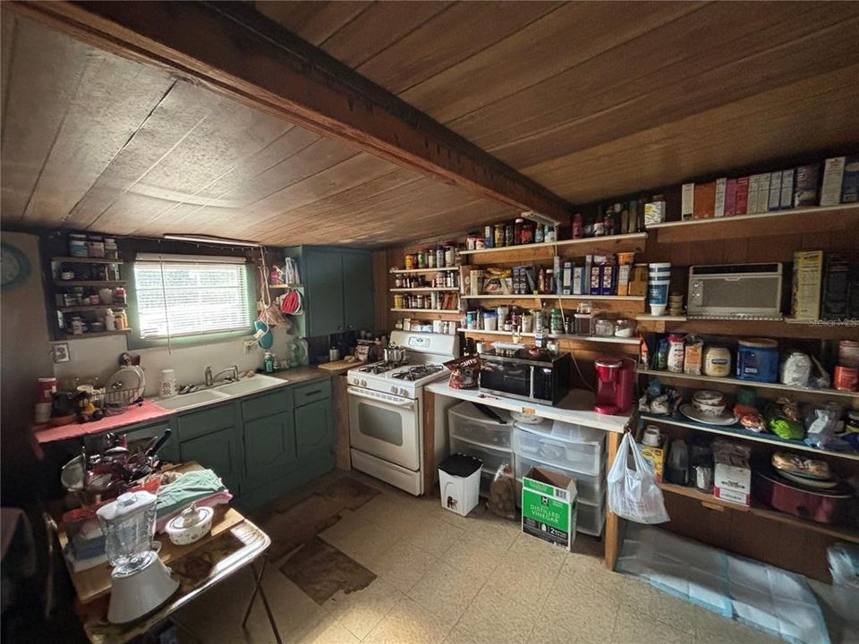 For Sale: $57,000 (1 beds, 1 baths, 540 Square Feet)