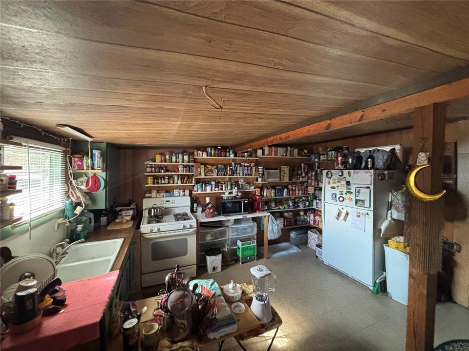 For Sale: $57,000 (1 beds, 1 baths, 540 Square Feet)