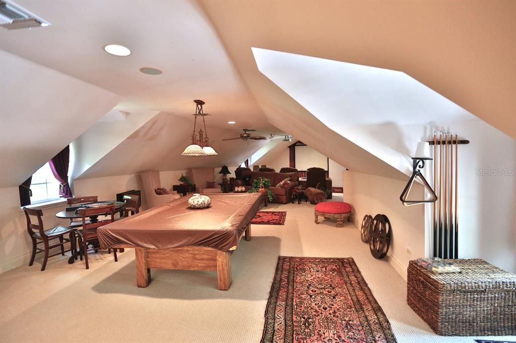 待售: $1,599,000 (4 贝兹, 4 浴室, 5821 平方英尺)