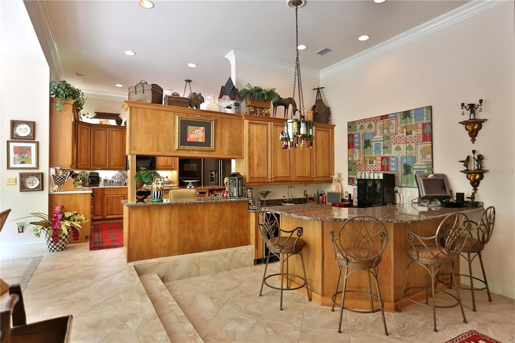 待售: $1,599,000 (4 贝兹, 4 浴室, 5821 平方英尺)