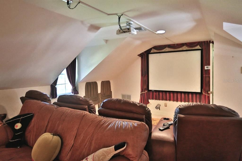 待售: $1,599,000 (4 贝兹, 4 浴室, 5821 平方英尺)