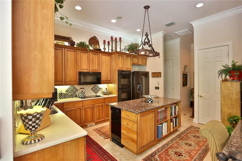 待售: $1,599,000 (4 贝兹, 4 浴室, 5821 平方英尺)