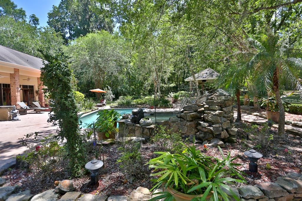 待售: $1,599,000 (4 贝兹, 4 浴室, 5821 平方英尺)