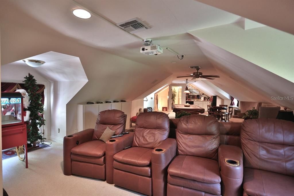 待售: $1,599,000 (4 贝兹, 4 浴室, 5821 平方英尺)