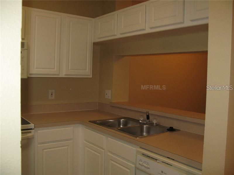 For Rent: $1,750 (2 beds, 2 baths, 1095 Square Feet)