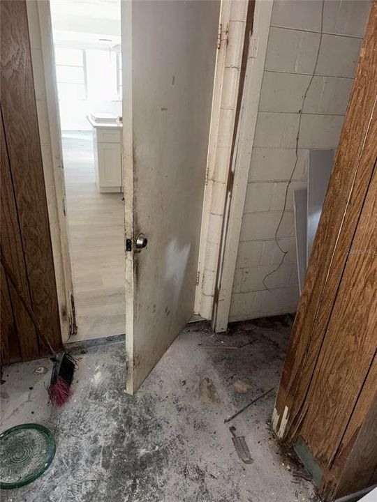 待售: $235,000 (4 贝兹, 2 浴室, 1256 平方英尺)