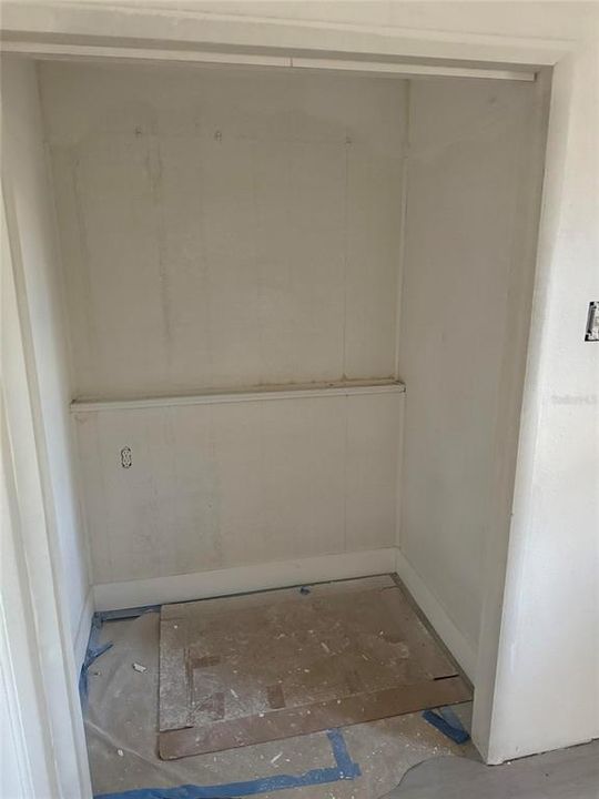 待售: $235,000 (4 贝兹, 2 浴室, 1256 平方英尺)