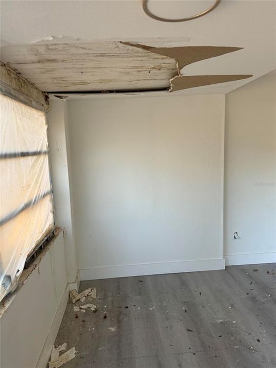 待售: $235,000 (4 贝兹, 2 浴室, 1256 平方英尺)