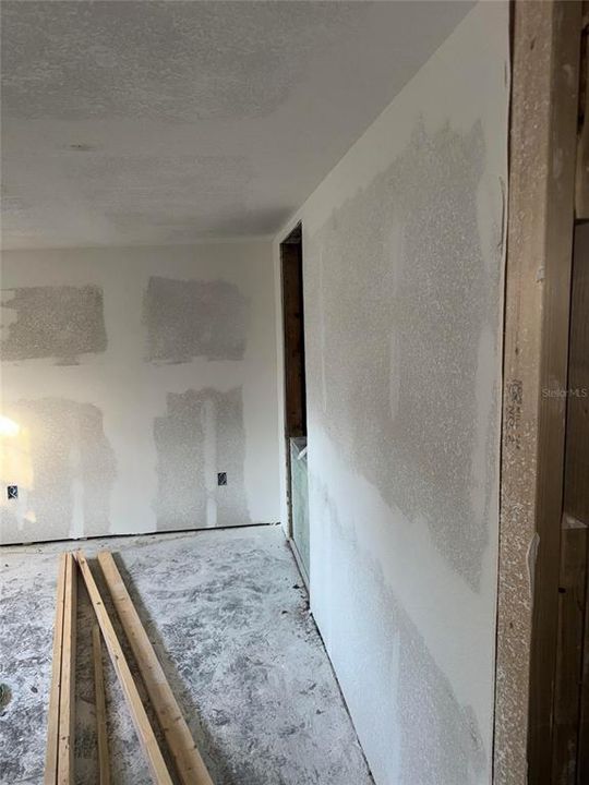 待售: $235,000 (4 贝兹, 2 浴室, 1256 平方英尺)