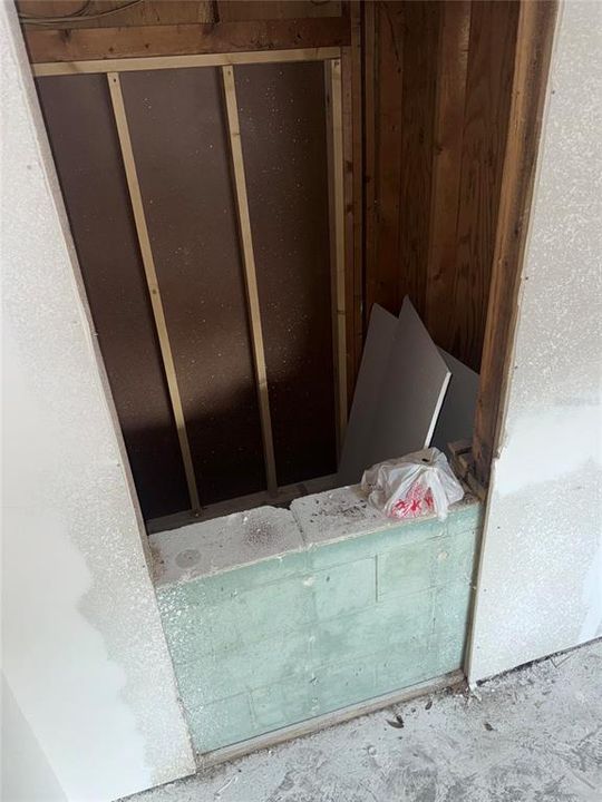 待售: $235,000 (4 贝兹, 2 浴室, 1256 平方英尺)