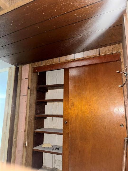 待售: $235,000 (4 贝兹, 2 浴室, 1256 平方英尺)