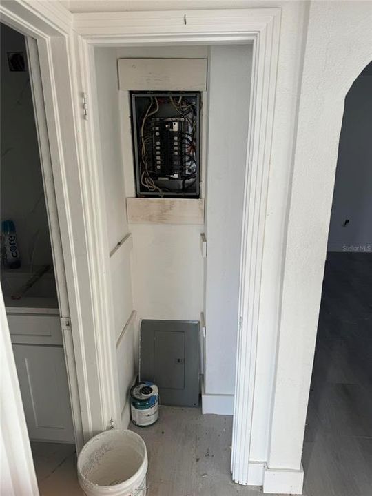 待售: $235,000 (4 贝兹, 2 浴室, 1256 平方英尺)