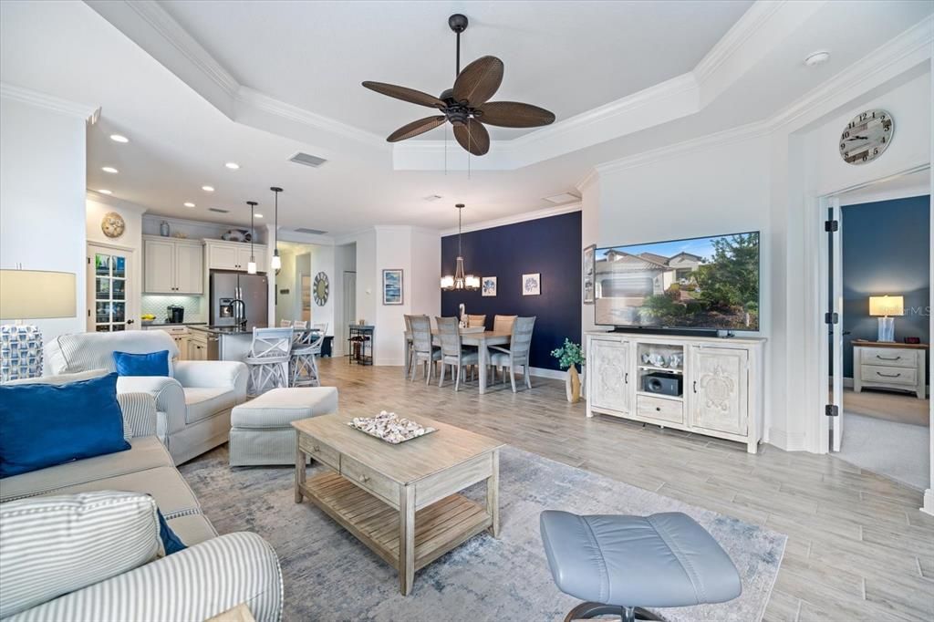 For Sale: $405,000 (2 beds, 2 baths, 1632 Square Feet)