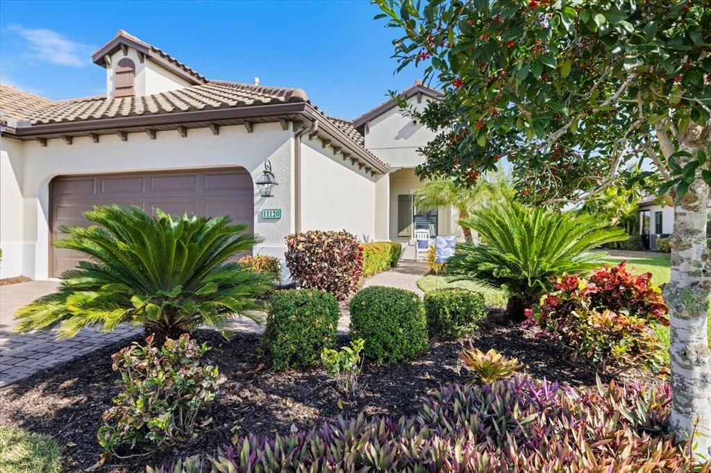 For Sale: $405,000 (2 beds, 2 baths, 1632 Square Feet)